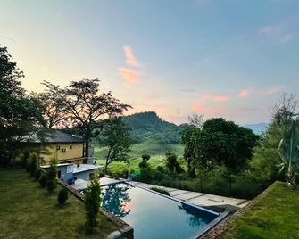 Hotel Simble Valley - Una - Pool