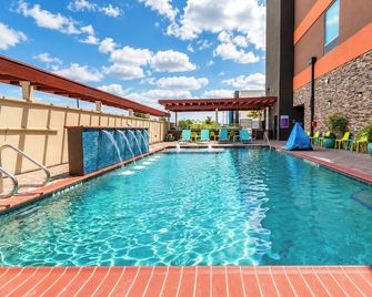 Home2 Suites by Hilton Edinburg - Edinburg - Bazén