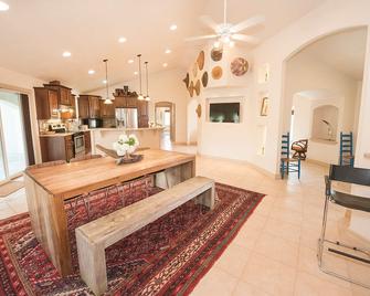 Laliik Iniit South - Million-dollar views! - Benton City - Kitchen