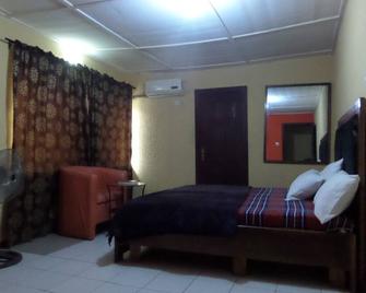 Metro Hotel Oluyole - Ibadan - Bedroom