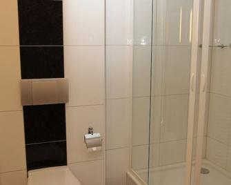Hotel-Restaurant La Fontana - Saint Ingbert - Bathroom