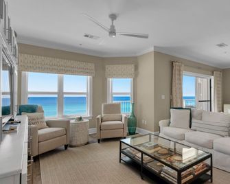 Gulf Front! Designer Decorated! Perfect View! Community Pool And Hot Tub - Destin - Wohnzimmer