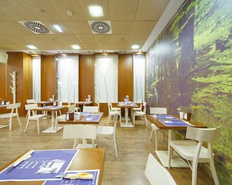 هوتل سانتا روزا، بلو هوتليس - غيخون - مطعم