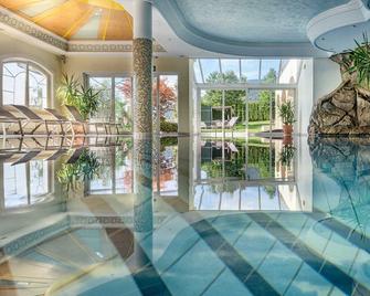 Sonnenhotel Adler Spa & Nature Adults only - Villandro/Villanders - Zwembad