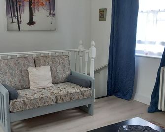 Number Four - Brighton - Wohnzimmer