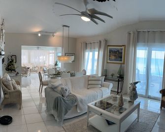 La Cottage beautiful & peaceful beach house - Patillas - Living room
