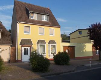 Schwalbennest - Marlow - Edificio