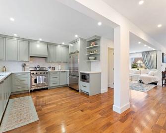 2bdrm Spacious home in Burlington - Burlington - Cuisine