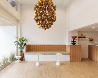 Takka Hotel - Bearing - Bangkok - Recepción