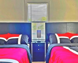 Charming entire house 5min walking to the BLVD - Lancaster - Schlafzimmer