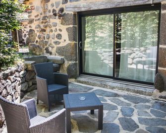 Aux Caprices d'Aubrac - Laguiole - Patio