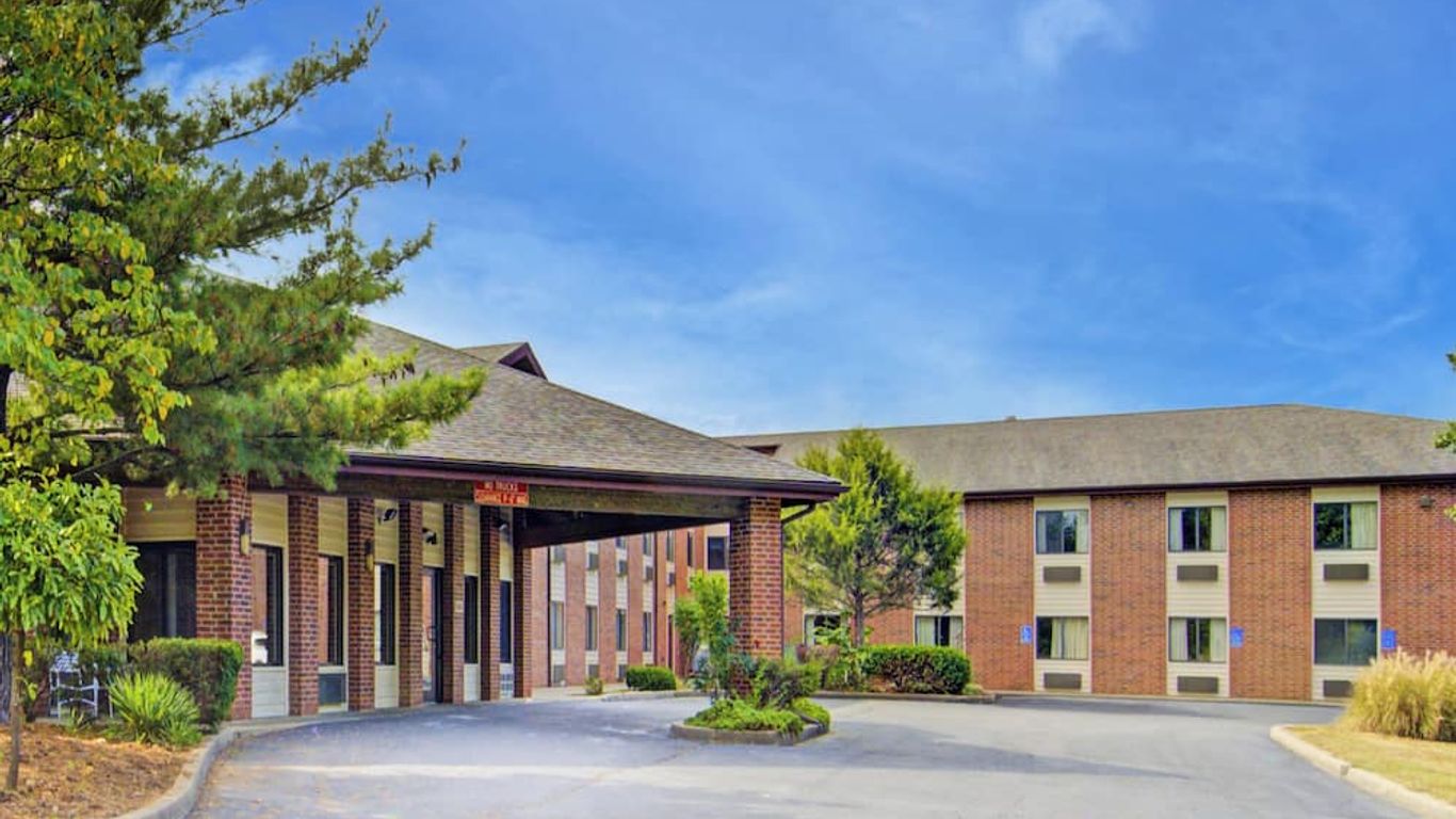 Amerihost Inn & Suites Fulton