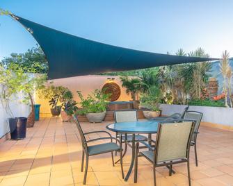 ريجال بورت دوجلاس - بورت دوغلاس - شرفة مرصوفة