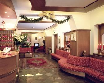 Hotel Almazzago - Commezzadura - Lobby