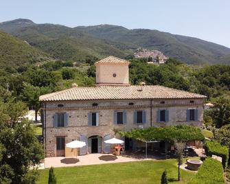 Stunning villa with private pool close to Rome in the Sabine countryside - Roccantica - Edificio