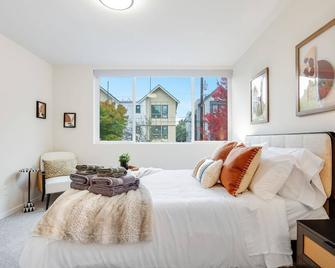 Perch - Ballard Bliss: Great Ballard location! Spacious 3BR w/parking - Seattle - Habitación