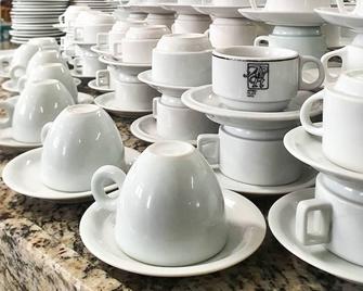 آفينيدا بالاس هوتل - جوينفيل - مطعم