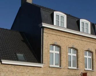 B & B At Room`s - Ypern - Byggnad
