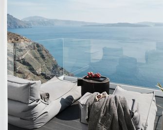 Hom Santorini - Oia