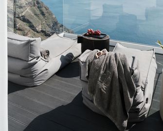 Hom Santorini - Oia