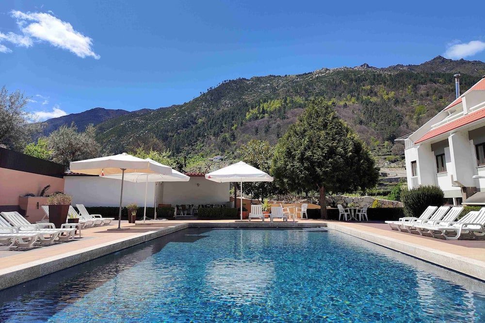 Hotel Berne - מנטיגאס - בריכה