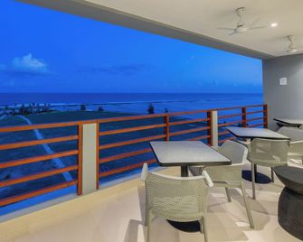 Atollios Skyview Hotel - Huraa - Balkon