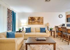 Lovely Ocala Vacation Rental Apartment! - Ocala - Living room