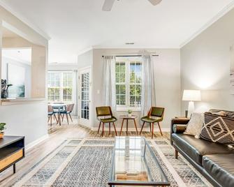 Sandpiper Village --- 35552 E Atlantic Cir #101 - Rehoboth Beach - Living room