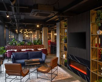 Radisson Red London Gatwick Airport - Crawley - Bar