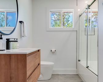 New Paltz Modern Zen Cabin - New Paltz - Ванна кімната