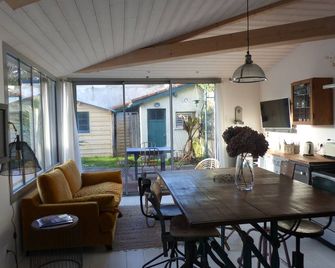 Le Nid du Héron: vacation home with heated pool in the heart of Nantes - Nantes - Dining room