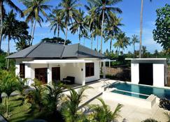 Lombok from your Private Villa Sepuluh - Senggigi - Pool