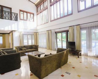 Taman Dayu Golf Club And Resort - Pasuruan - Lobby