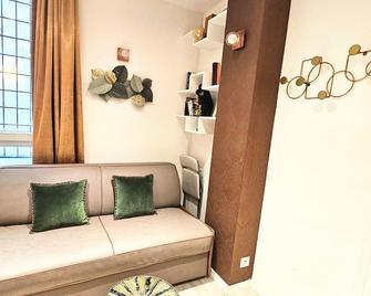 Home in Paris Beautiful & Elegant Paris Center - פריז - סלון