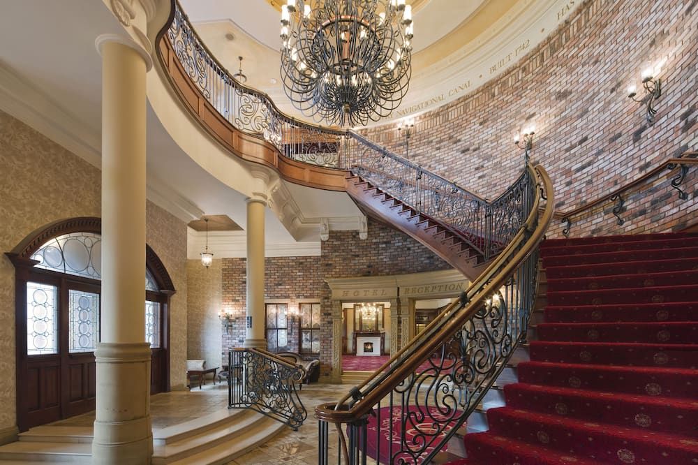 Canal Court - Newry - Escaleras