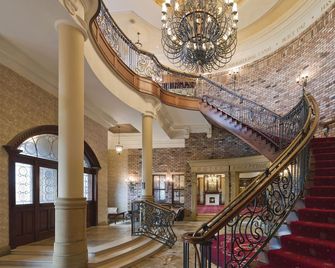 Canal Court - Newry - Escaleras