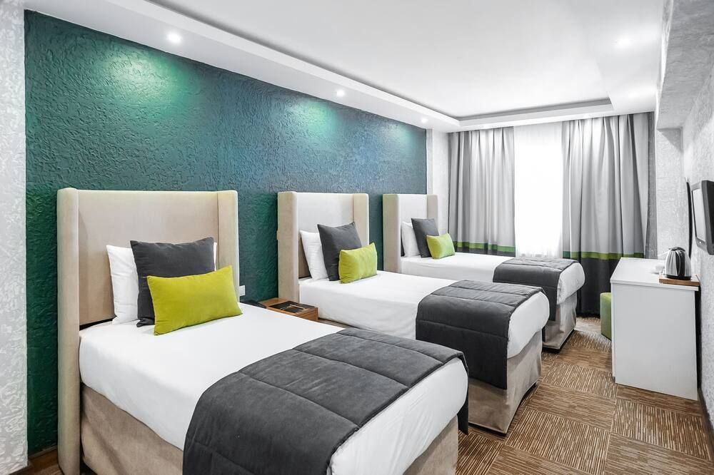 Carlton Hotel Old City