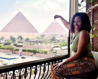Unique Pyramids View Inn - Kairo - Balkong