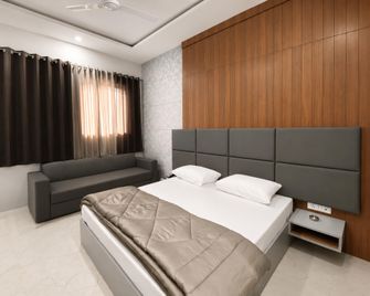 Goroomgo Prem Manor Roorkee - Roorkee - Bedroom