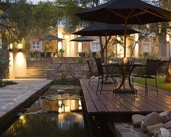 The Village Executive Suites - Windhoek - Binnenhof