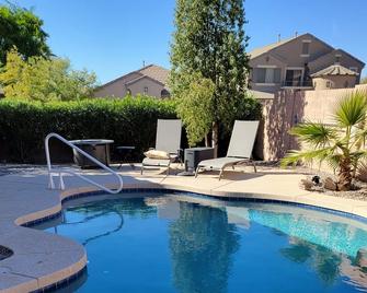 Gorgeous Desert Getaway With Heated Pool Near The Duke Golf Course - Maricopa - Piscina