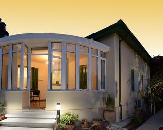 Avgi's Home - Limassol - Building