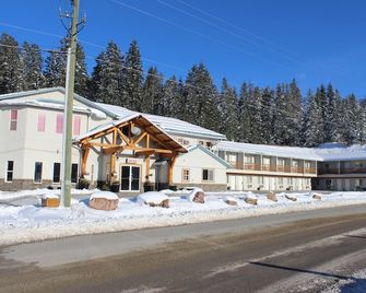 Golden Village Lodge - Golden - Edifício