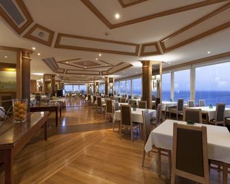 Carcavelos Beach Hotel - קארקאבלוס - מסעדה