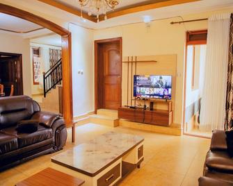 The Vibrant Lodge Gacuriro - Kigali - Vardagsrum