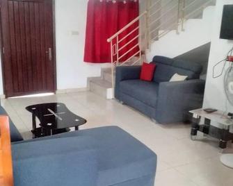 Lovely 1-Bed duplex house - Abidjan - Stue