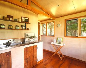Gorgeous Secluded Waterfront Glamping, Nr Kerikeri, Bay Of Islands - Matauri Bay - Cocina