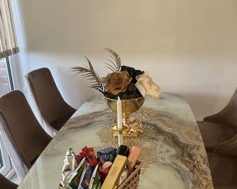 Hill's View - Barnstaple - Dining room