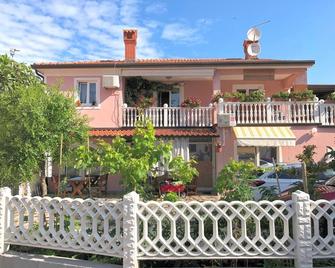 Apartments Tereza - Novigrad - Edificio