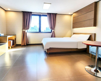 Incheon (Wolmido) Naver Hotel - Incheon - Habitación